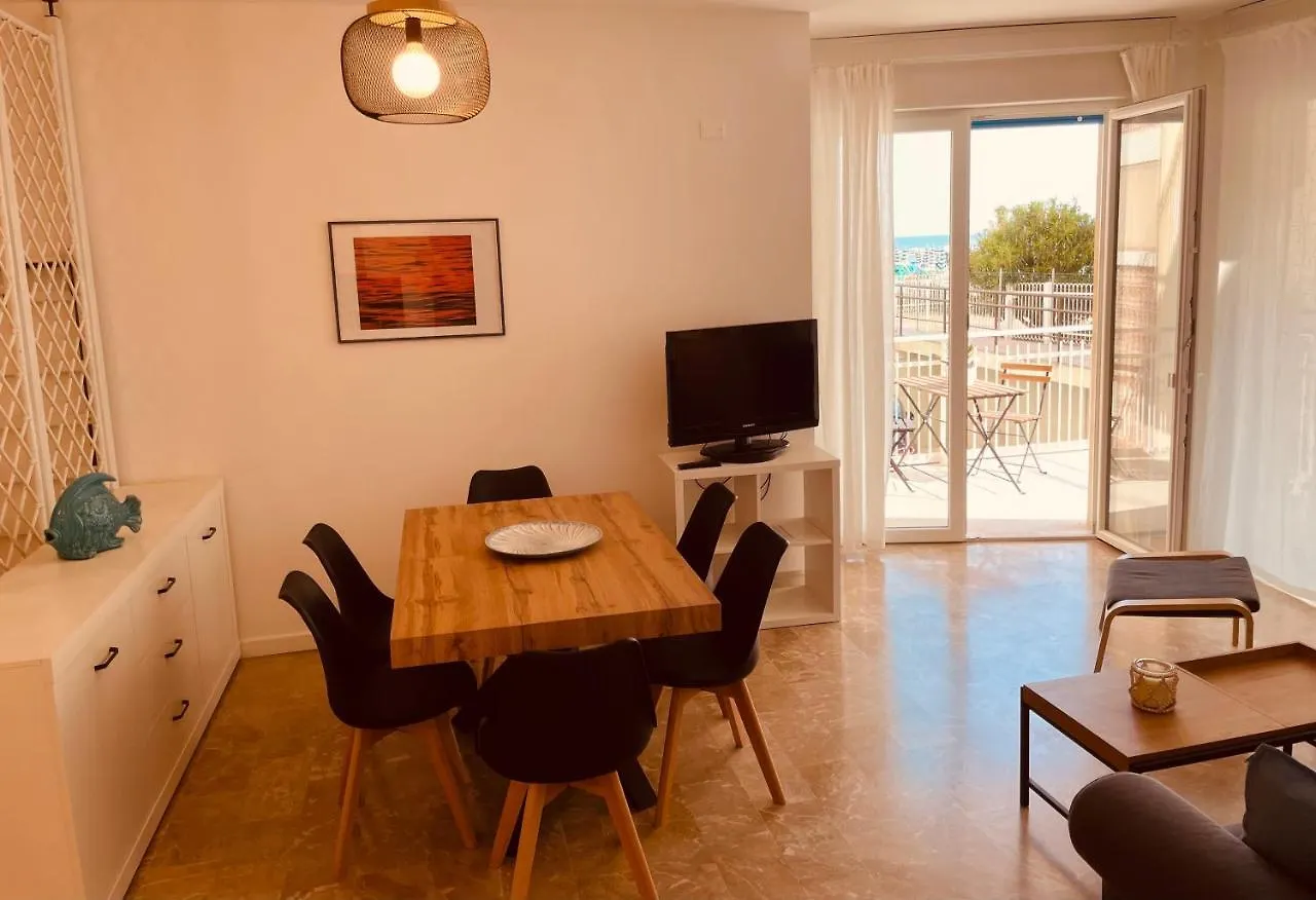 Appartamento Cima - Vista Mare, 3 Camere, Wifi, Family Apartment Lido di Jesolo 0*,  Italia