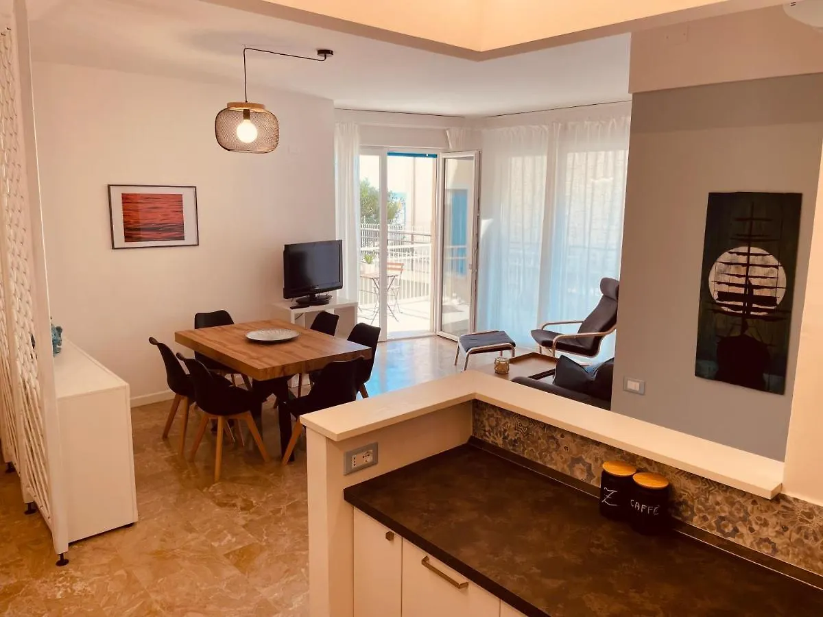 Appartamento Cima - Vista Mare, 3 Camere, Wifi, Family Apartment Lido di Jesolo